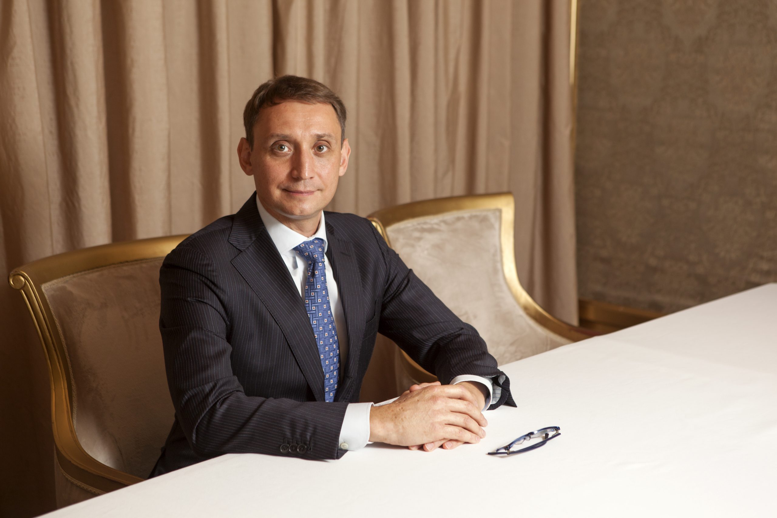 Nikolay Karpenko biographie, photo, éducation, carrière, esprit d'entreprise